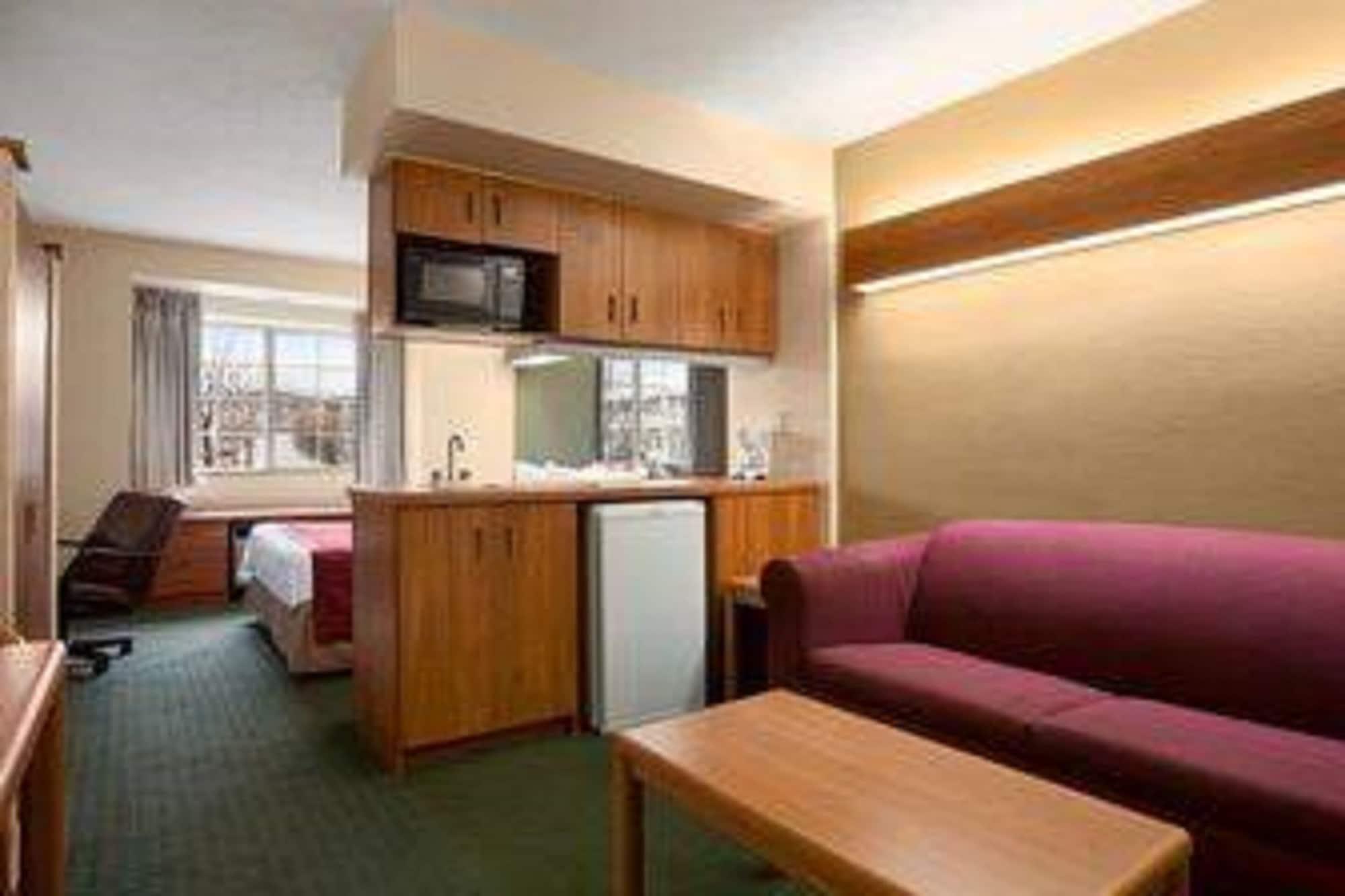 Days Inn & Suites By Wyndham Lafayette In Extérieur photo